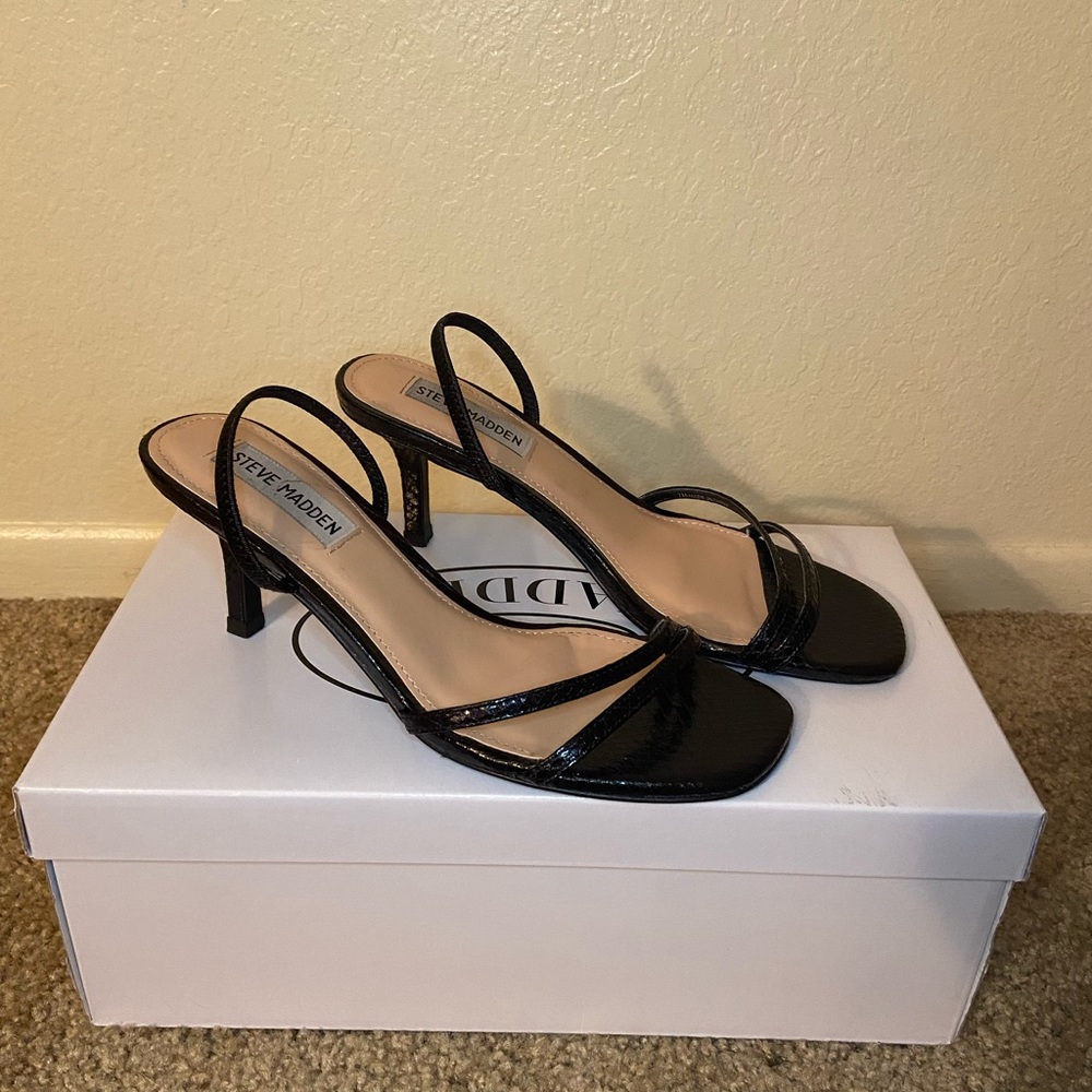 Steve Madden black loft sandal size 7